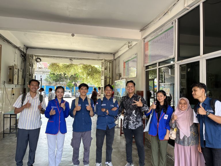 Akademi Kesehatan John Paul II Pekanbaru Goes to School di SMA Santa Maria Pekanbaru